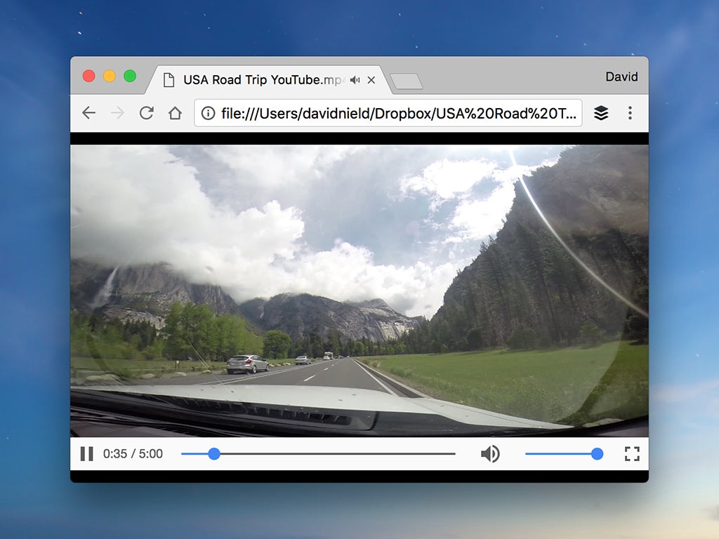 Google Chrome spielt eine Videodatei offline ab.