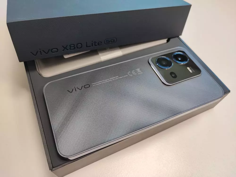 Das vivo X80 Lite ist offiziell: Es ändert die Farbe und seine Selfie-Kamera wird Sie überraschen