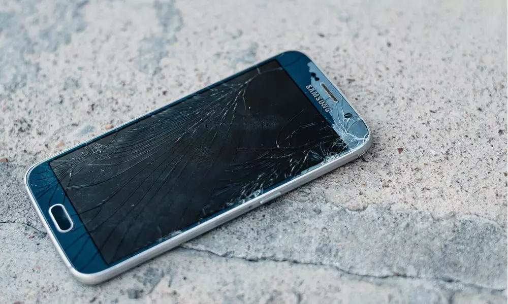 Deckt die Samsung-Garantie einen kaputten mobilen Bildschirm ab?  zwei